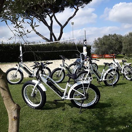Bici Grill Decimo Miglio Aeroporto Ciampino Francigena Country House Zewnętrze zdjęcie